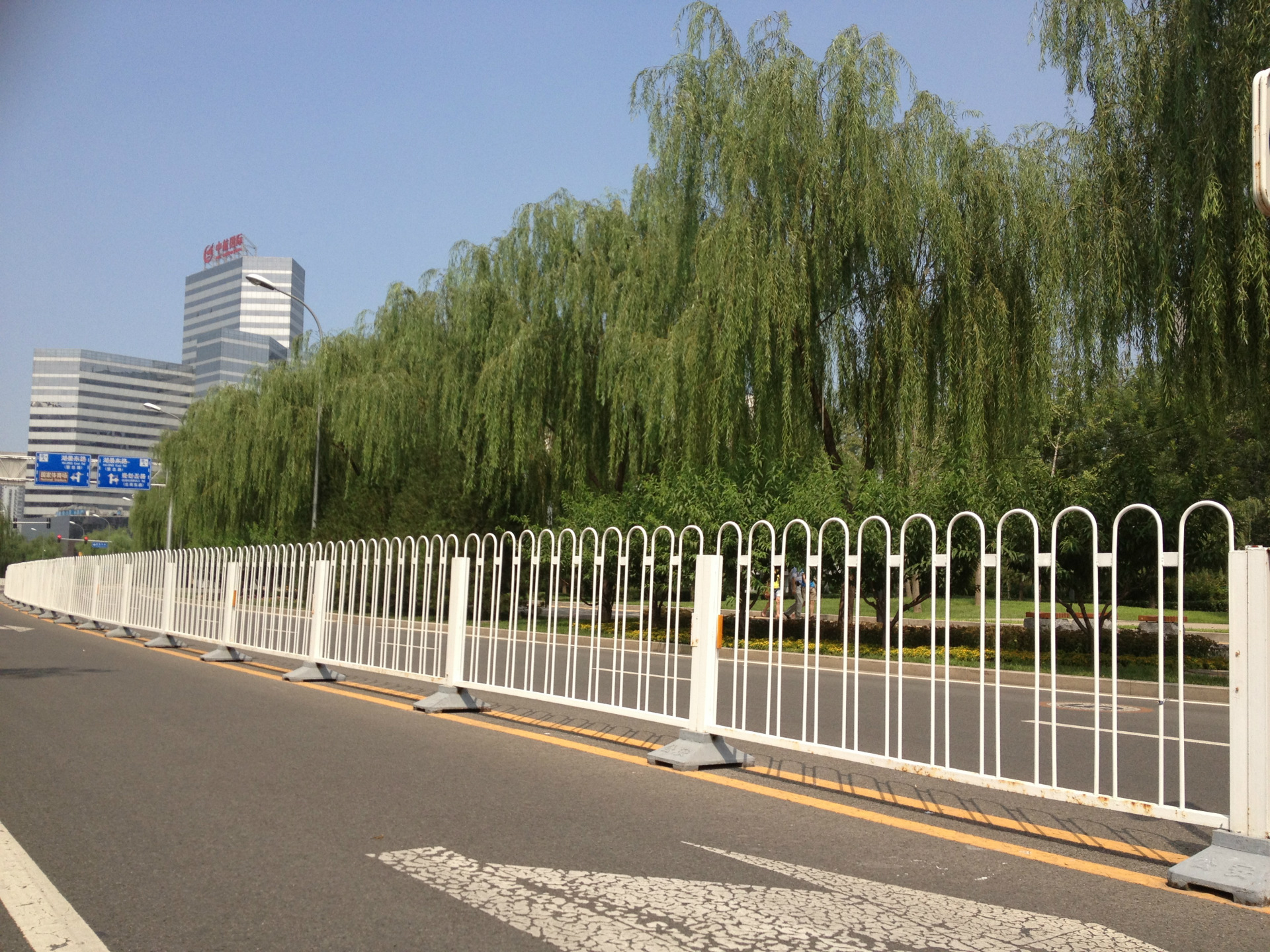 采購交通護欄需要注意什么問題呢？